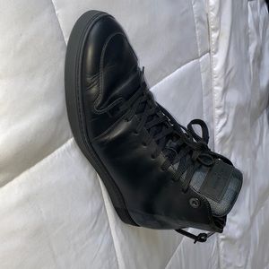 Authentic Louis Vuitton men’s shoes!
